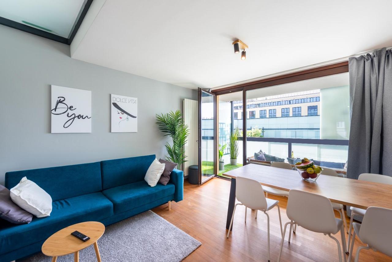 Apartment With 4 Bedrooms 프라하 외부 사진