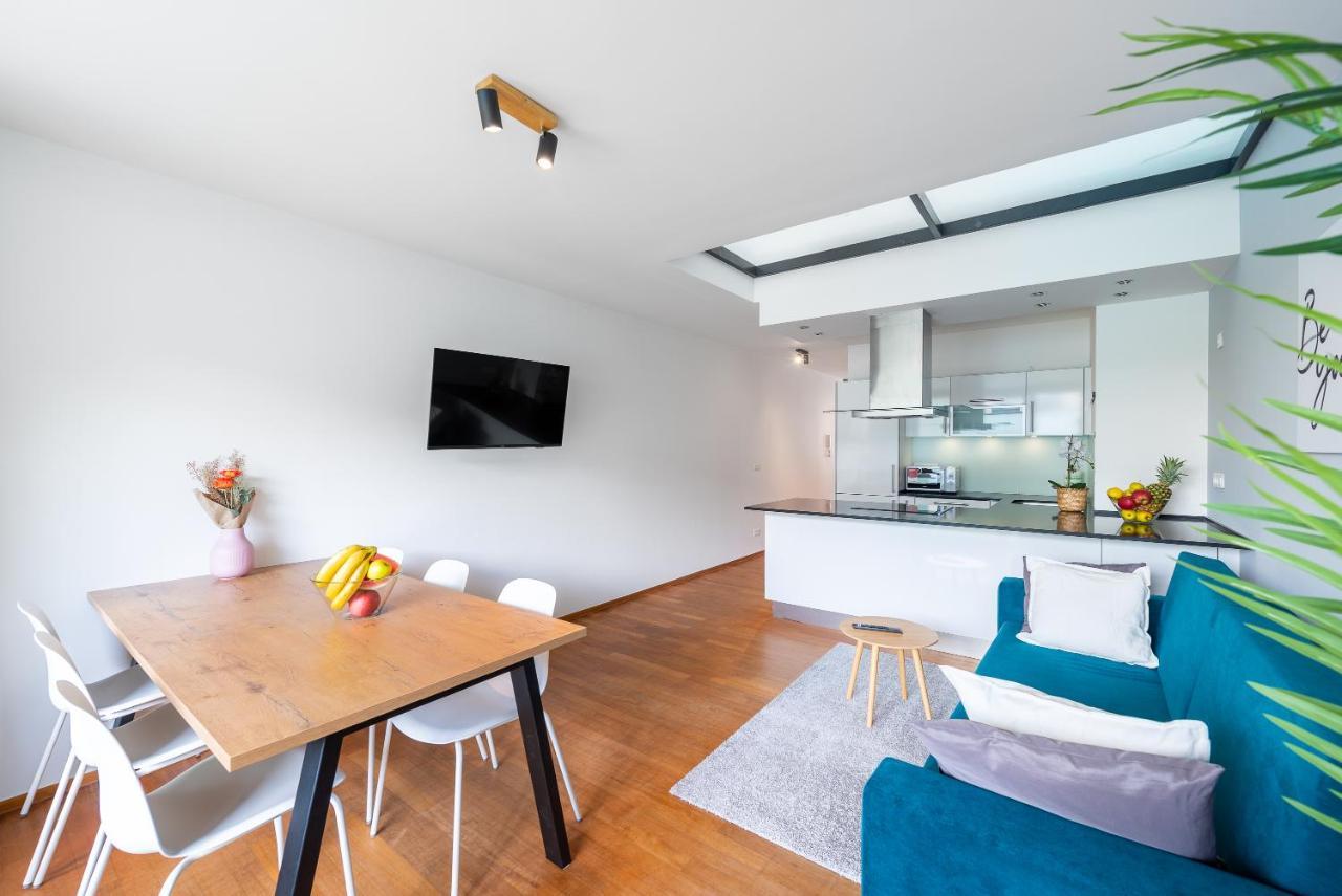 Apartment With 4 Bedrooms 프라하 외부 사진