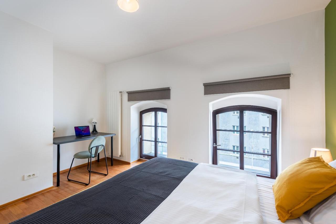 Apartment With 4 Bedrooms 프라하 외부 사진