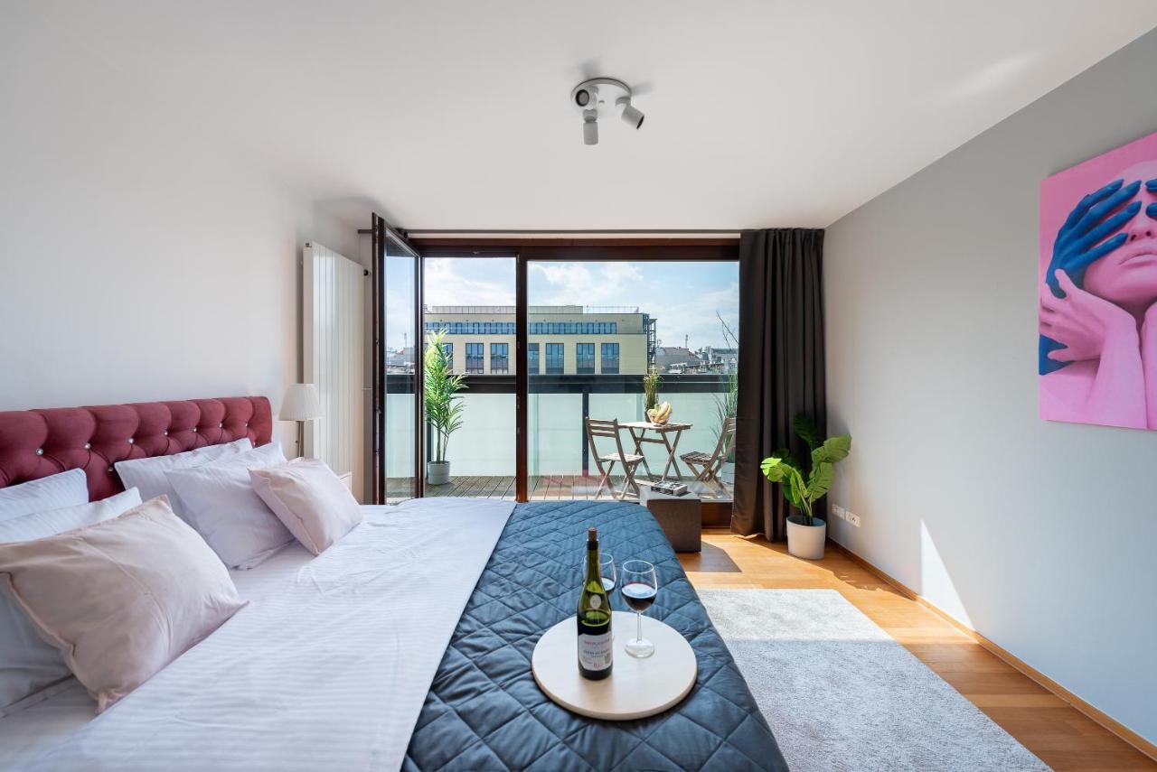 Apartment With 4 Bedrooms 프라하 외부 사진