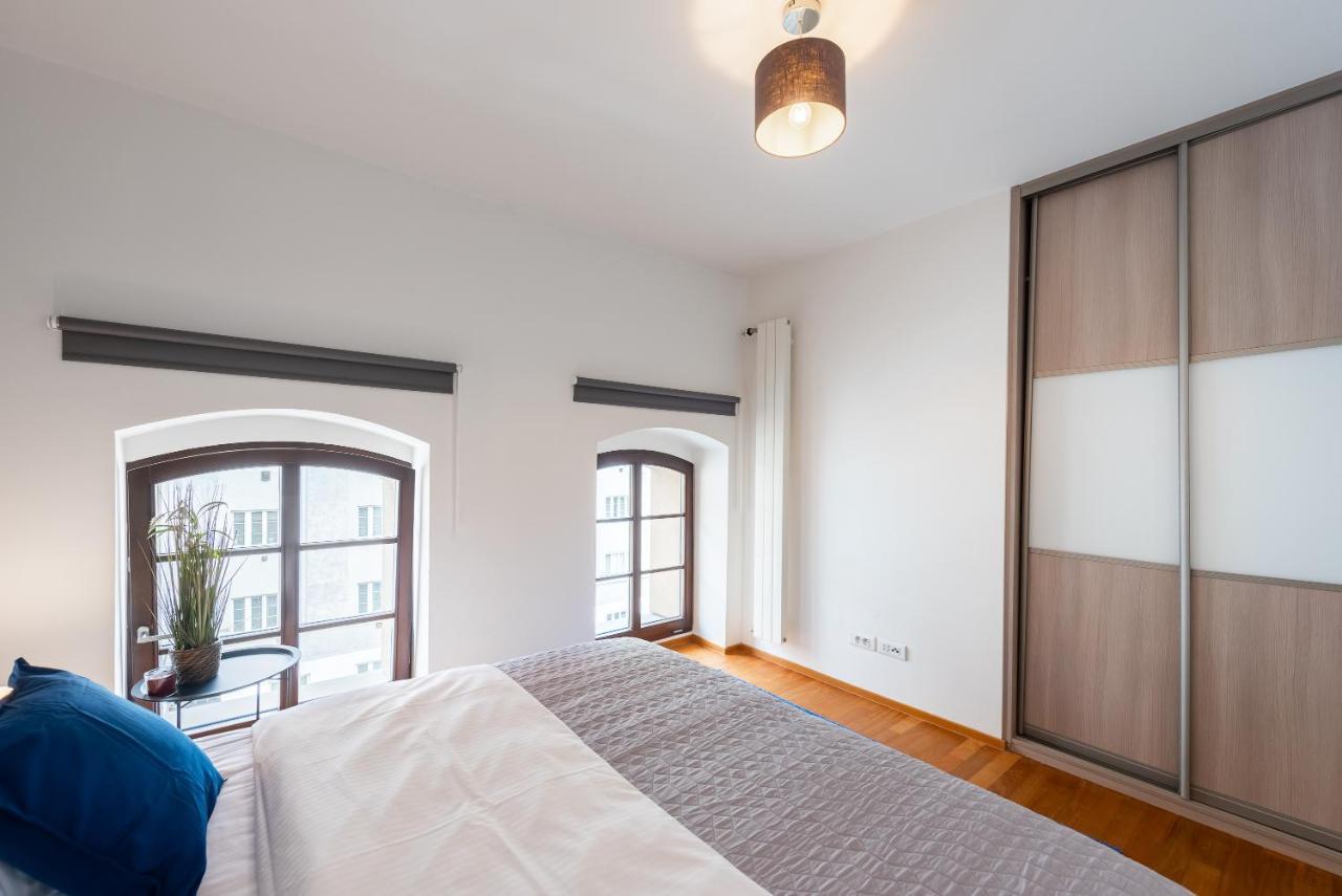 Apartment With 4 Bedrooms 프라하 외부 사진