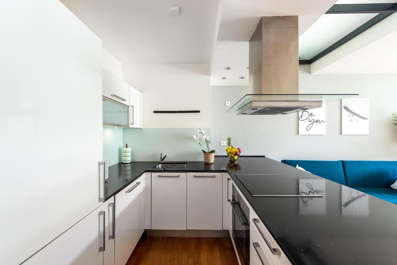 Apartment With 4 Bedrooms 프라하 외부 사진
