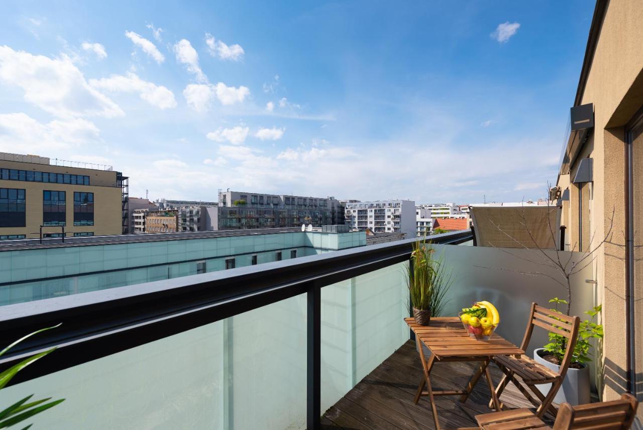 Apartment With 4 Bedrooms 프라하 외부 사진